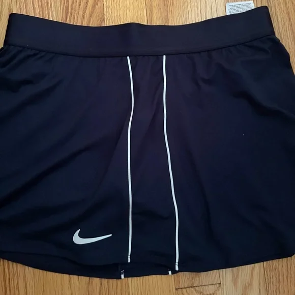 Nike Women’s Navy Blue Tennis Skirt w/ Shorts Size M - Picture 4 of 6